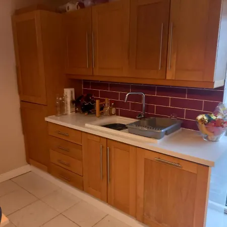 3-bed Corner Terrace House By The Sea Town Feriehus