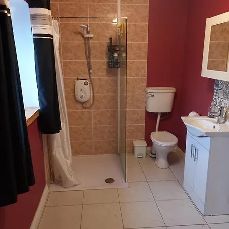 3-bed Corner Terrace House By The Sea Town Holiday home Wicklow