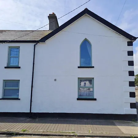 Holiday home 3-bed Corner Terrace House By The Sea Town Wicklow